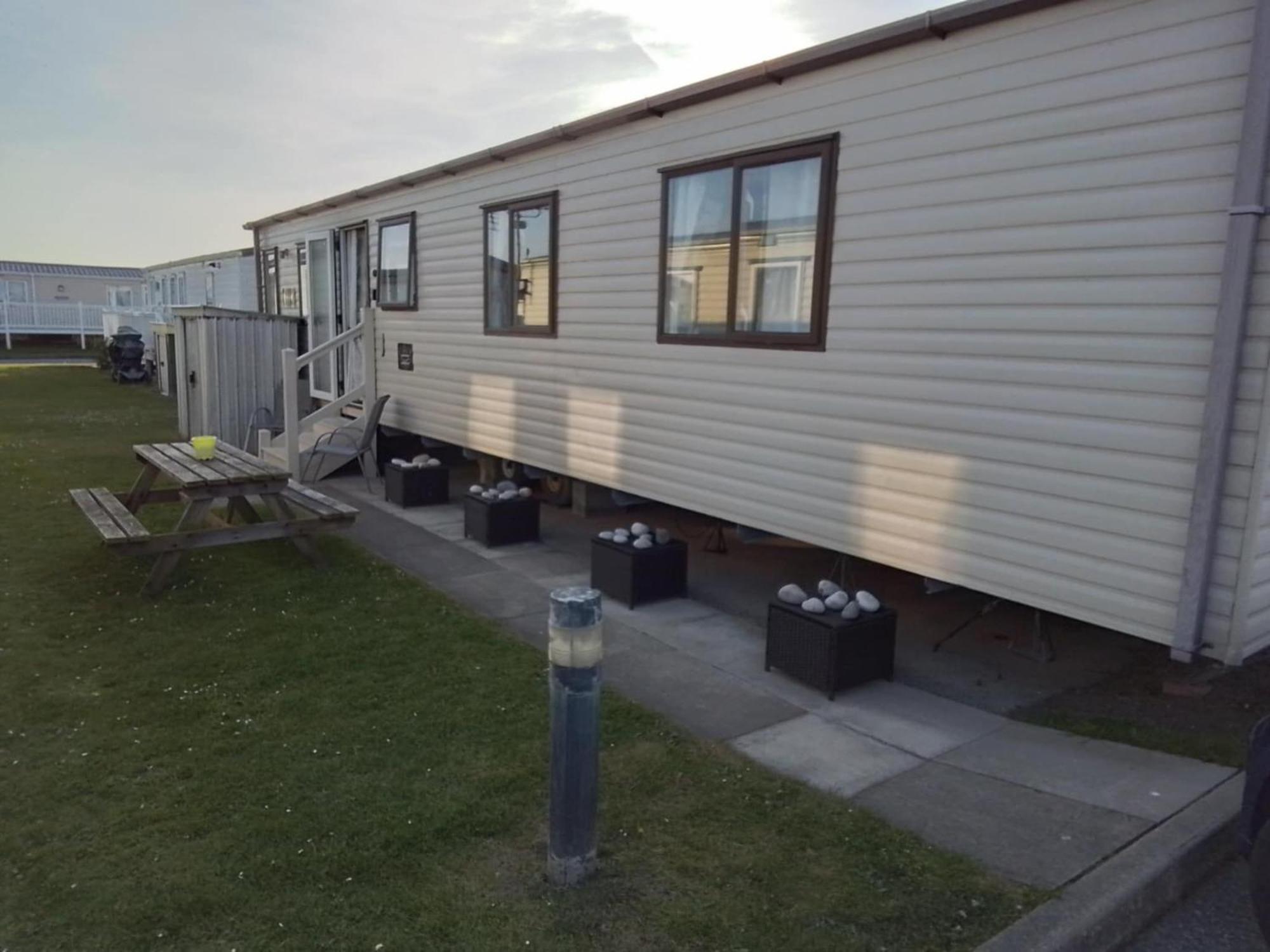 Golden Sands & Winkups Kinmel Bay Exterior photo